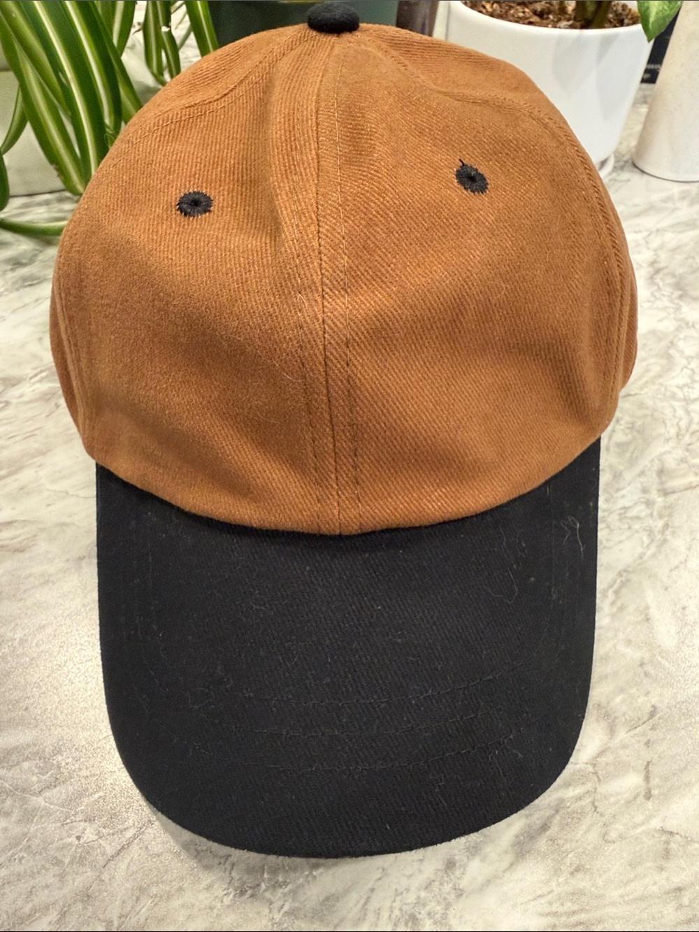 Men's Two-Tone Brown and Black Baseball Cap